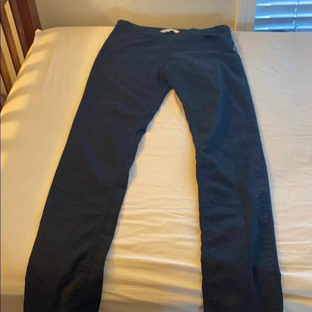 Black skinnies